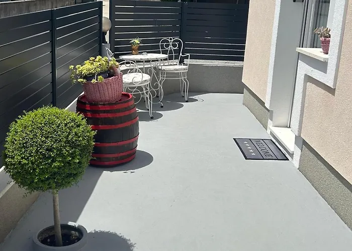 Sleep & Fly 3* Kastela